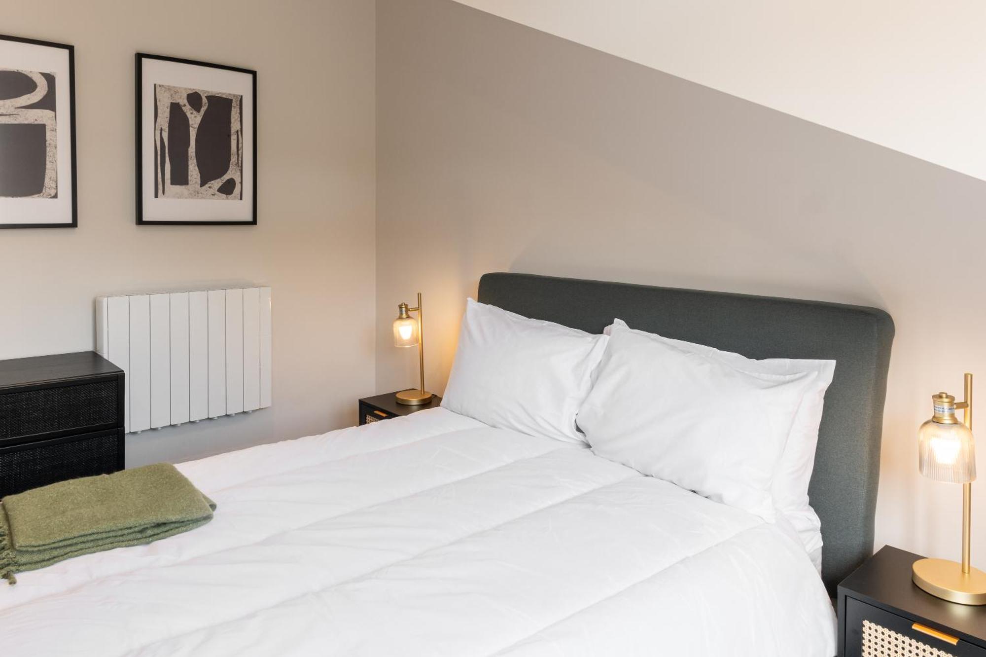 Luxury 4br Centre House - Free Parking *