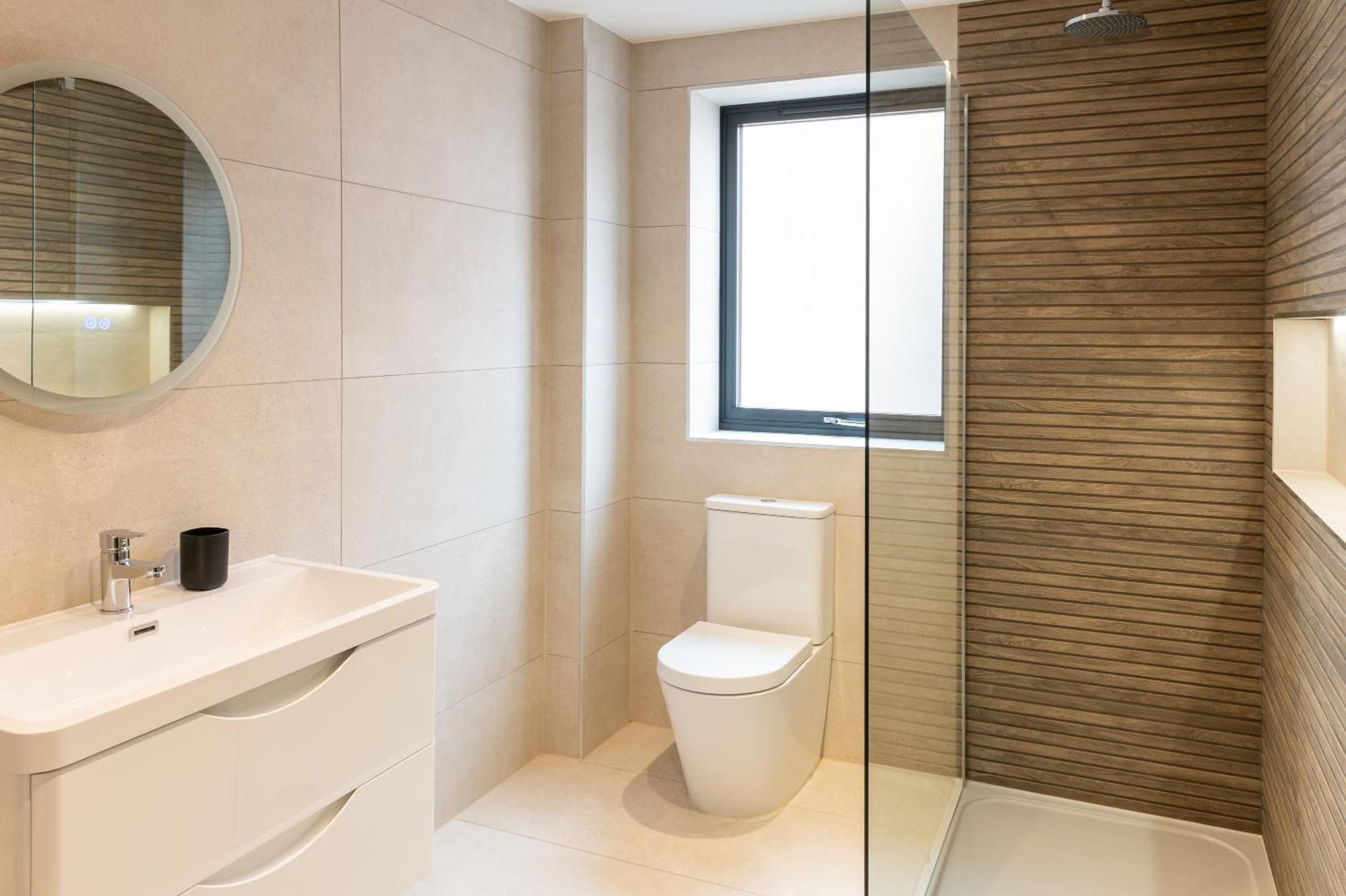 Luxury 4br Centre House - Free Parking Holiday home *